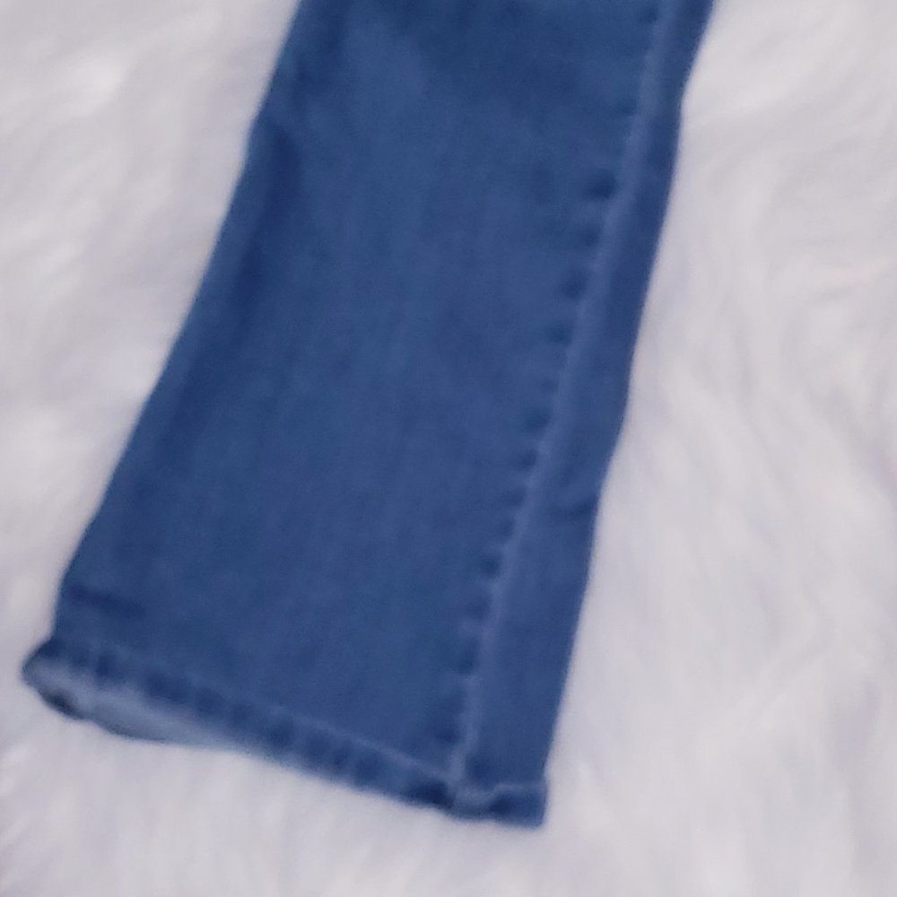 GUESS Jeans - Picture 3 of 7